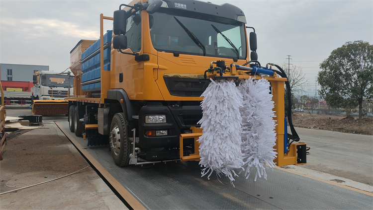 出口中亚多功能重汽除雪车厂家介绍