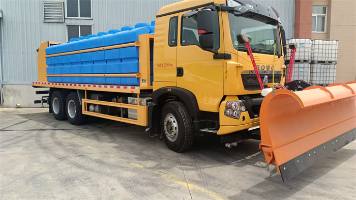 重汽16方液体融雪剂除雪车厂家推荐