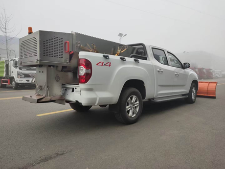 1方皮卡融雪撒布机