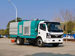 东风大多利卡8方吸尘车