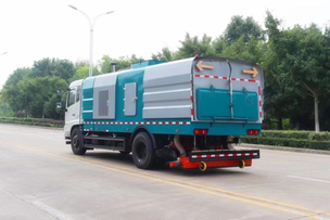 东风天锦9方吸尘车