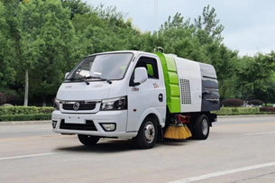 东风途逸3方扫路车