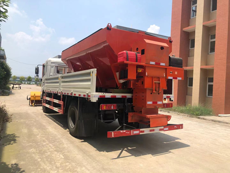 东风天锦除雪车