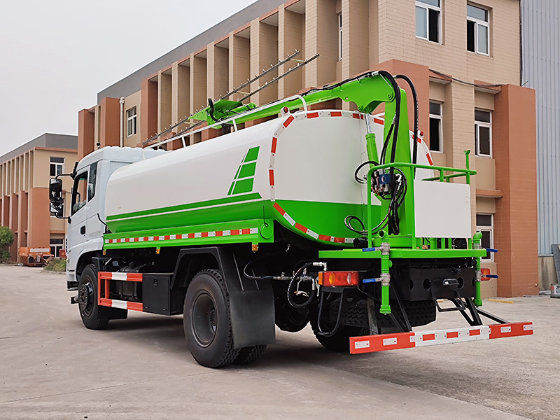 东风K6光伏清洗车