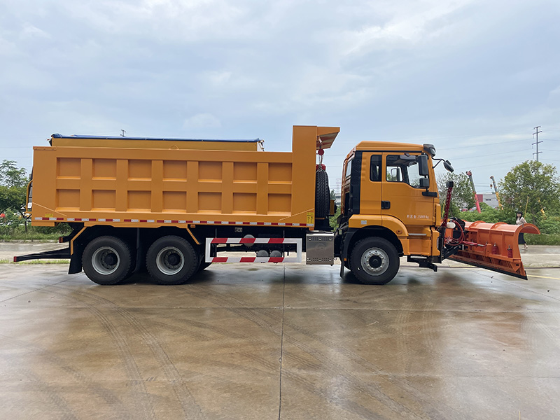 陕汽后双桥除雪车