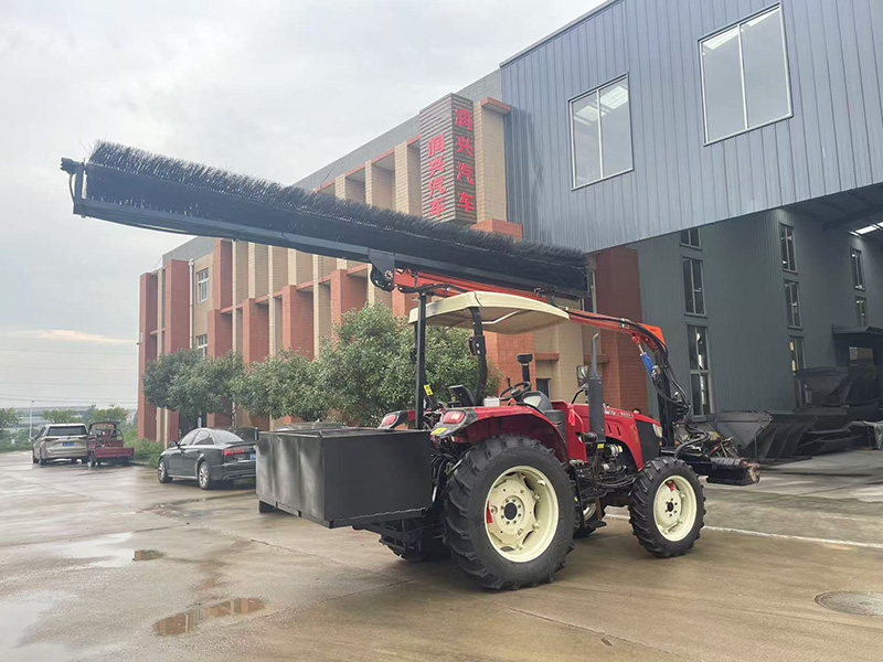 拖拉机光伏清洗