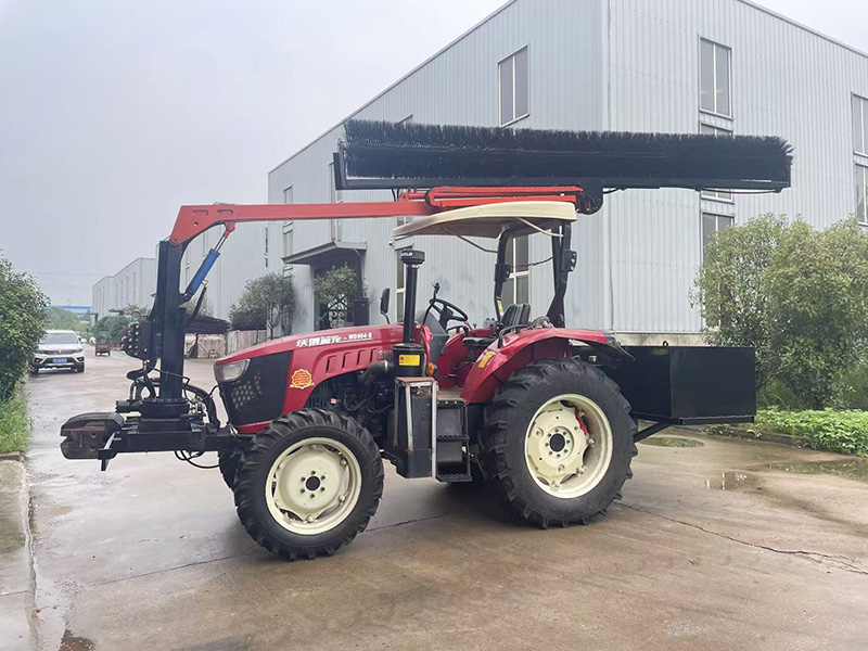 拖拉机光伏清洗