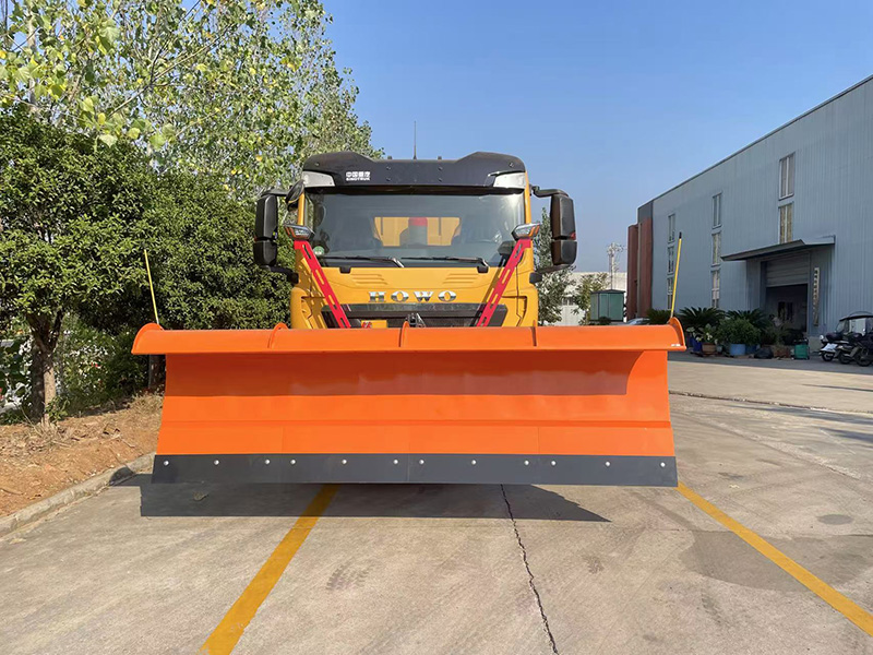 重汽自卸除雪车