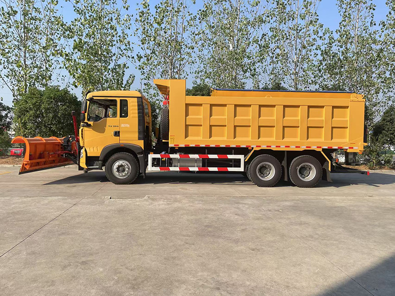 重汽自卸除雪车
