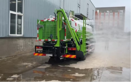 多功能隧道清洗车