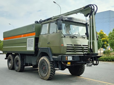 陕汽德龙后双桥6驱光伏板清洗车