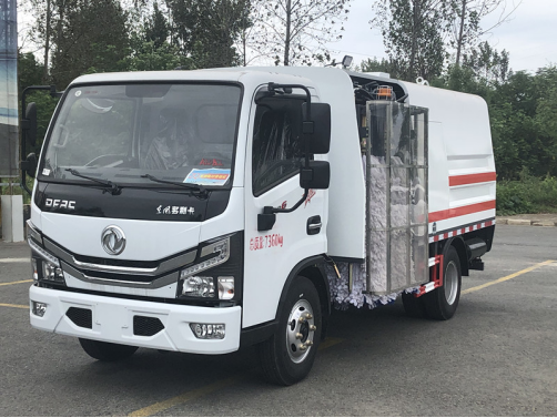 金润兴牌中置护栏清洗车