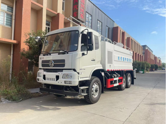 天锦后双桥6驱光伏板清洗车（方罐）