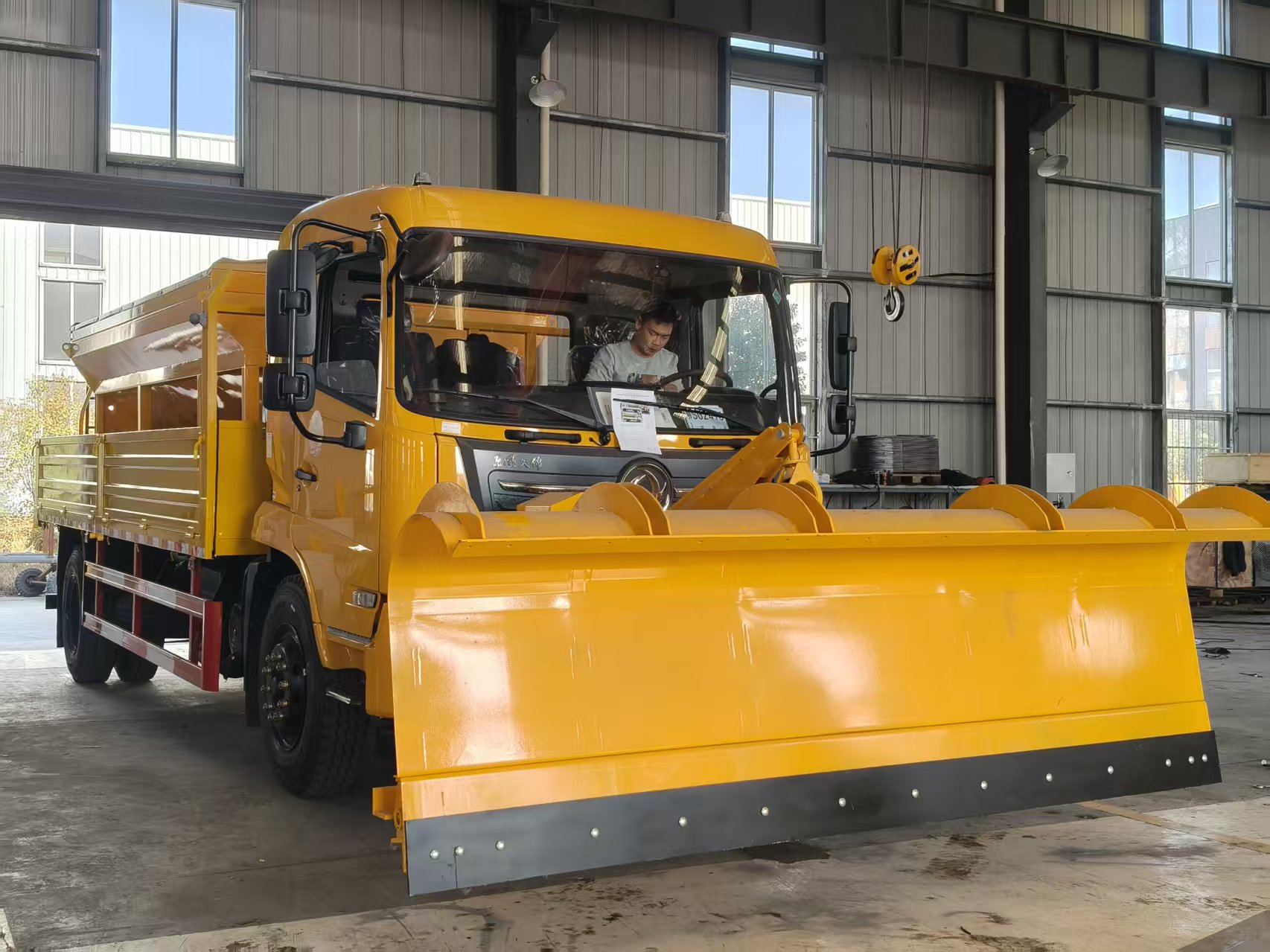 专业定制除雪车交付河北石家庄